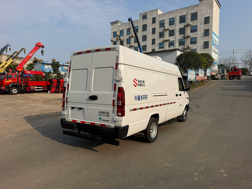 New Iveco Deyi V40 Long-Wheelbase High-Roof Refrigerated Van