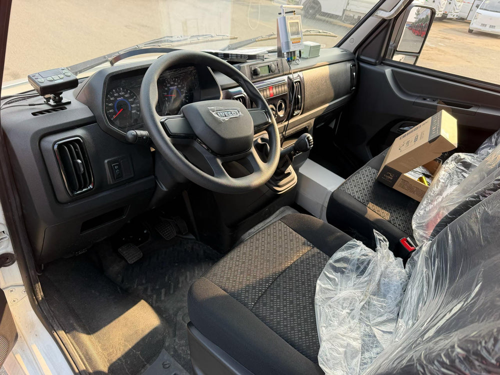 New Iveco Deyi V40 Long-Wheelbase High-Roof Refrigerated Van