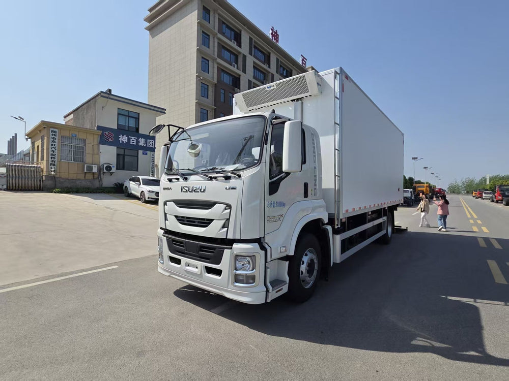 Isuzu 6.8-meter refrigerated truck - View 2 - SHENBAI Auto