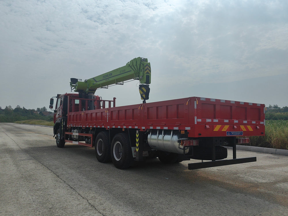 Howo Zoomlion 14-ton Truck Mounted Crane