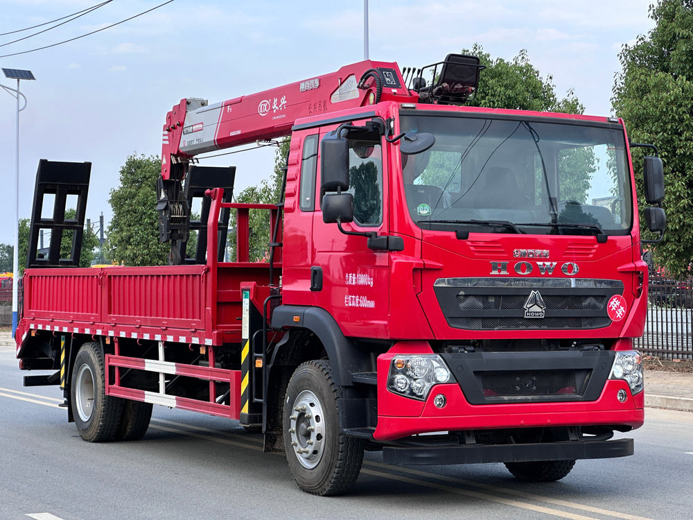 Sinotruk Howo 8-ton 4-section boom truck crane - SHENBAI Auto