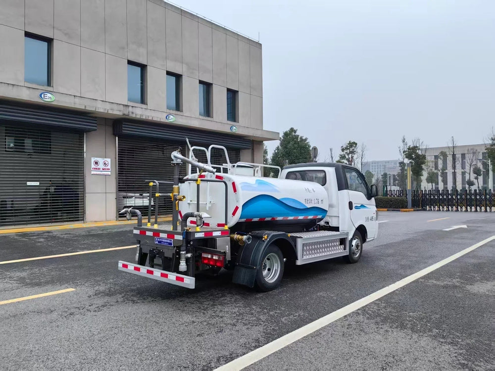 4.5T EV Water Sprinkler Truck For Sale