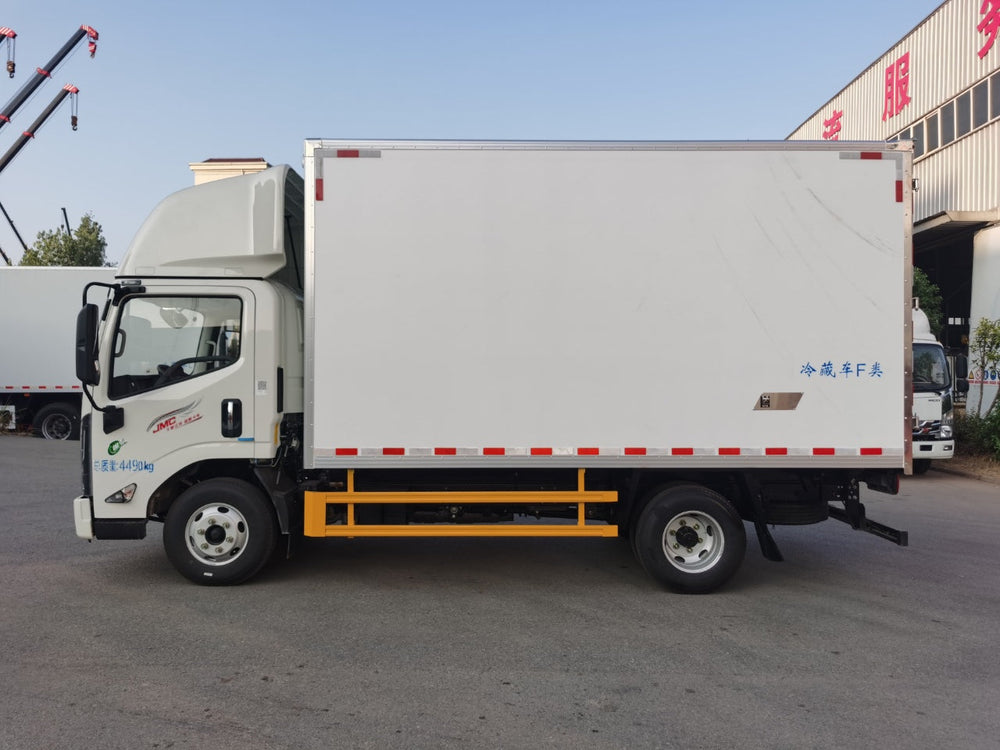 Jiangling 4.2-meter 5 ton wide-body refrigerated truck - View 4 - SHENBAI Auto