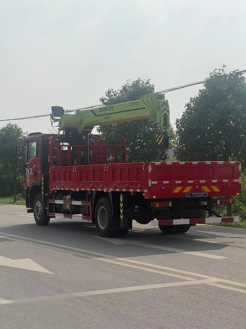 Howo Single‑axle 240HP Zoomlion 10‑ton Truck‑mounted Crane - View 4 - SHENBAI Auto