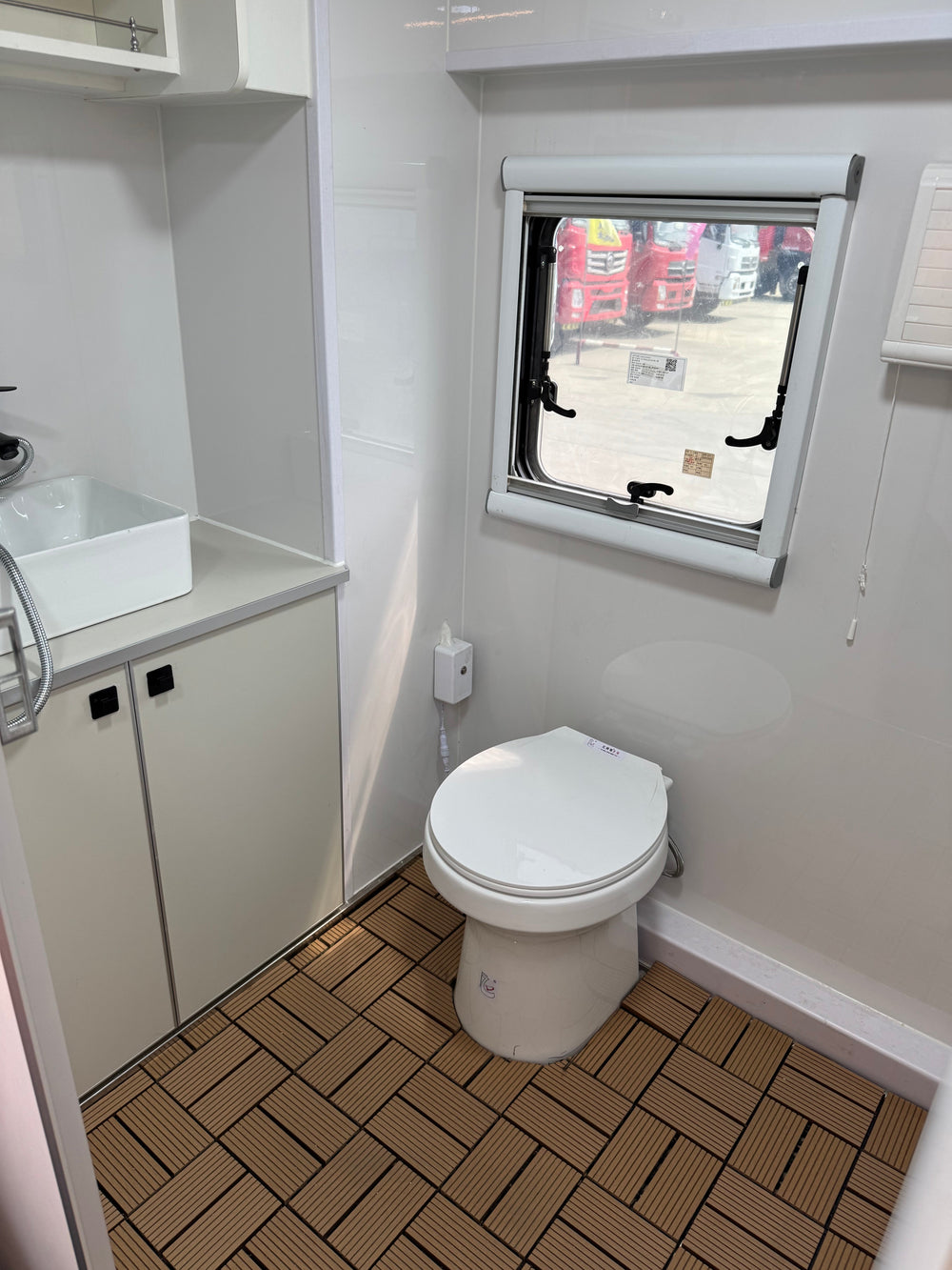 Howo T Shuai Medium‑ring Pop‑top Camper Van - View 8 - SHENBAI Auto