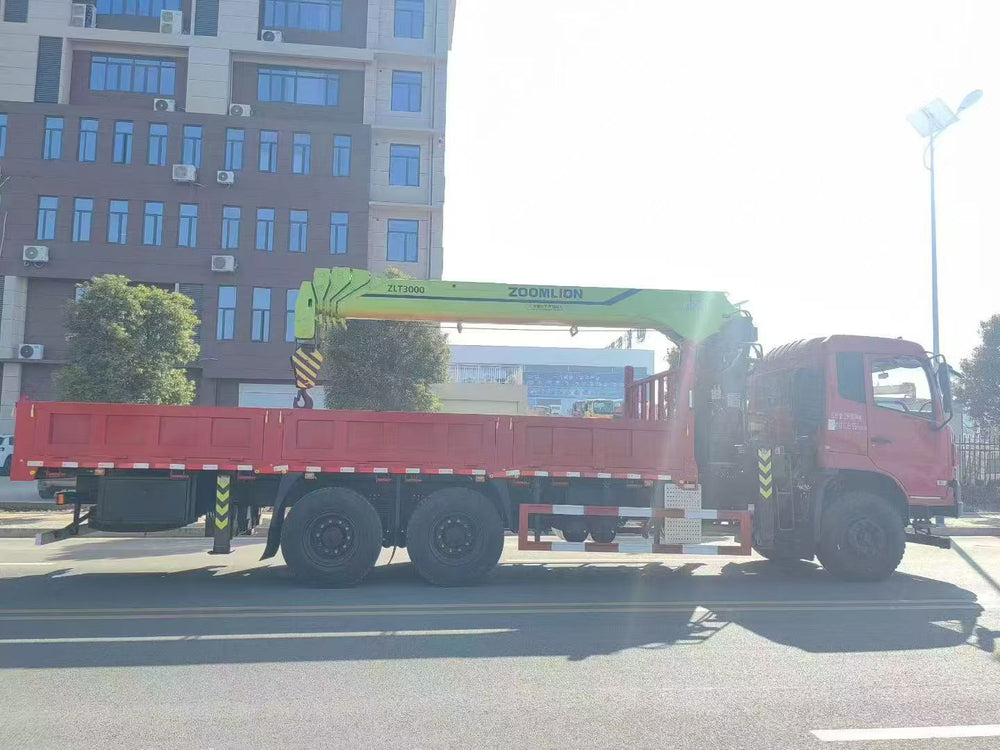 Shenbai Tianjin 6x4 truck with a 12-ton, five-section Zoomlion crane