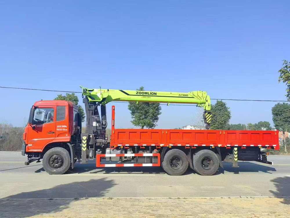 Shenbai Tianjin 6x4 truck with a 12-ton, five-section Zoomlion crane