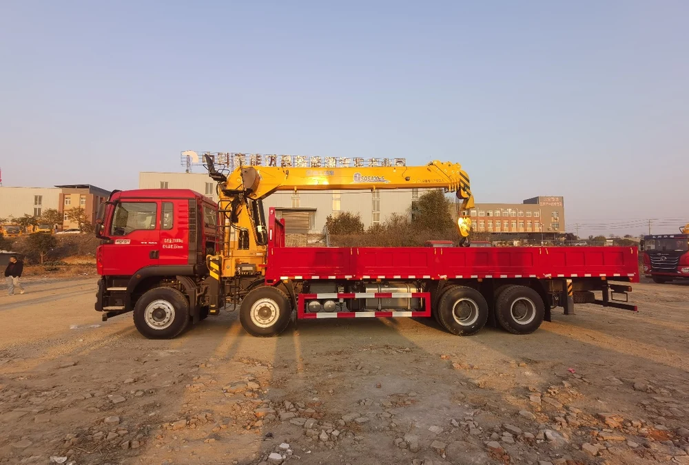 Howo XCMG 16-ton 5-section arm Truck mounted Crane - View 3 - SHENBAI Auto