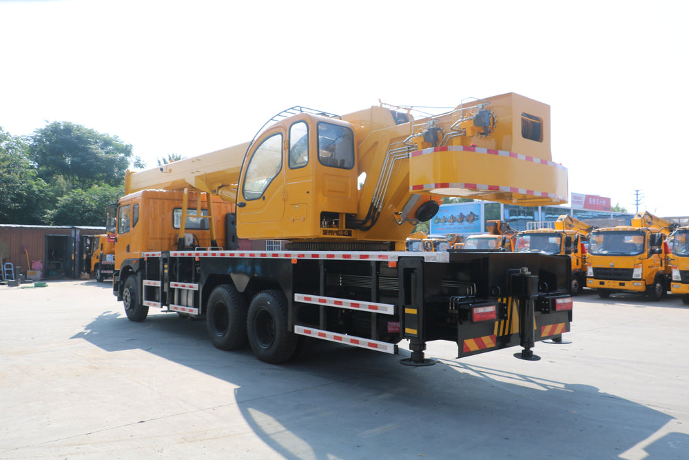 FTC25L5 Dongfeng Truck Crane: The Ultimate 25-Ton Lifting Solution