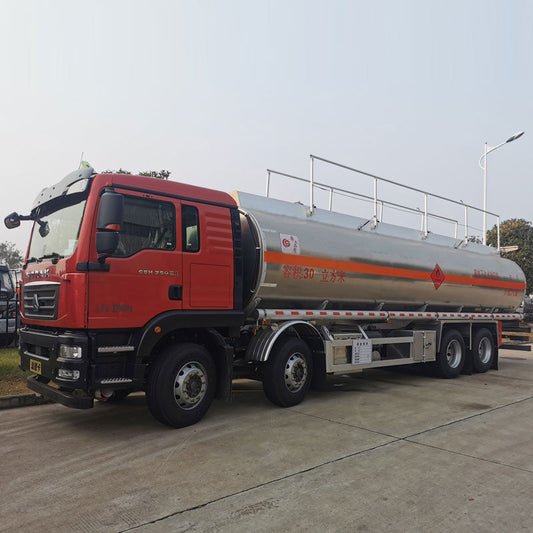 HOWO 8*4 30000L oil tank truck - View 2 - SHENBAI Auto