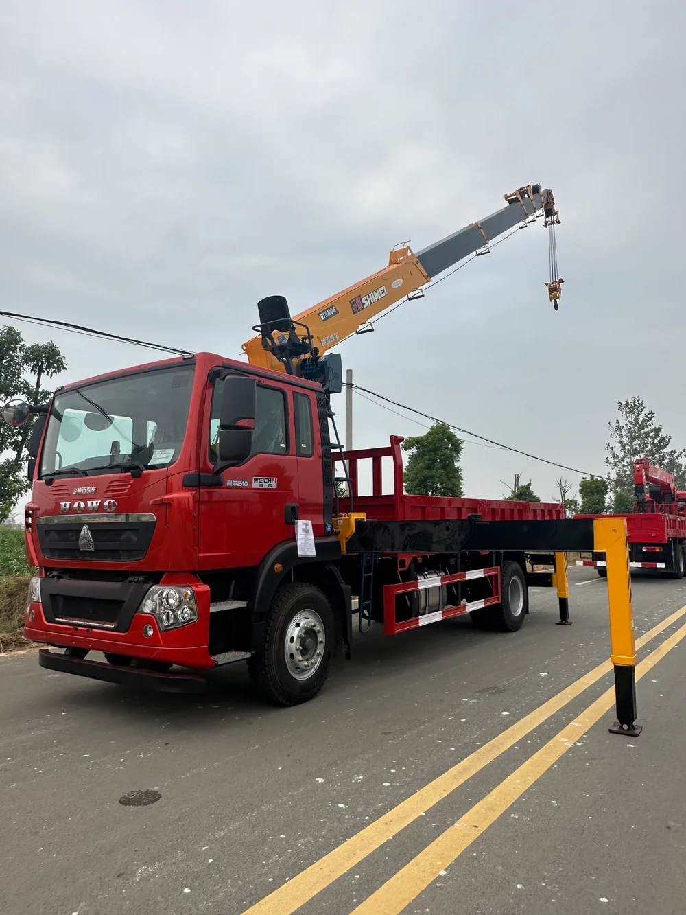 Howo 4×2 Shimei 8-ton 6-section Boom Truck Mounted Crane - View 5 - SHENBAI Auto
