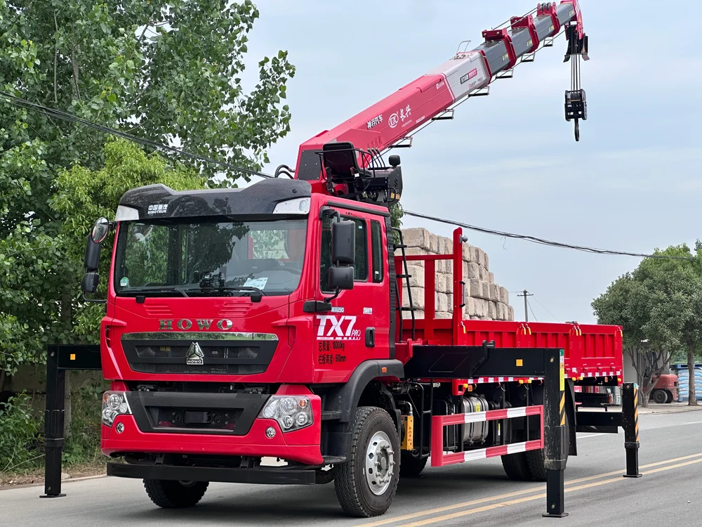 SINOTRUK HOWO TX7 | MAN Engine 290HP | Changxing 8T 5-Section Crane - View 2 - SHENBAI Auto