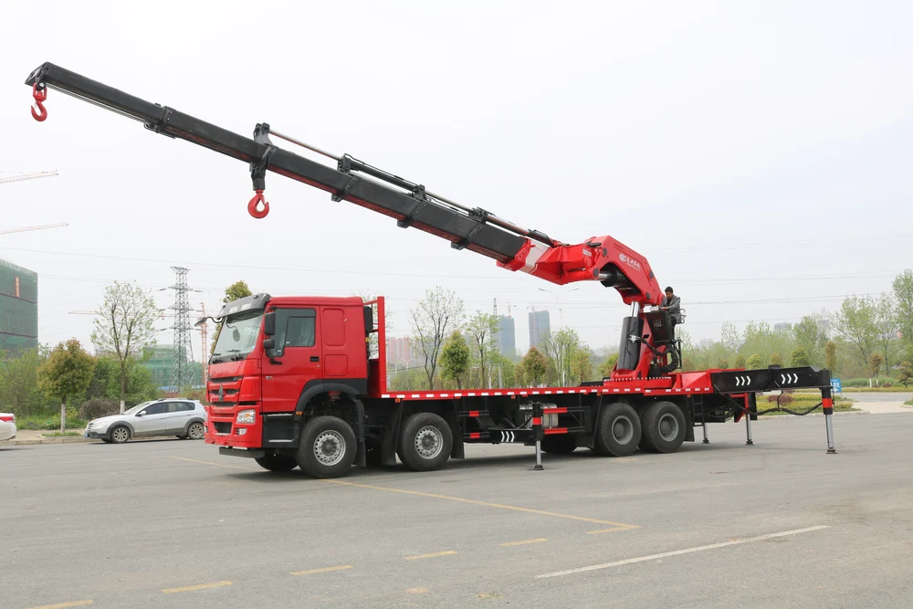 Sinotruk Howo Changxing 110-ton Folding Arm Truck-mounted Crane (Rear-mounted) - View 6 - SHENBAI Auto
