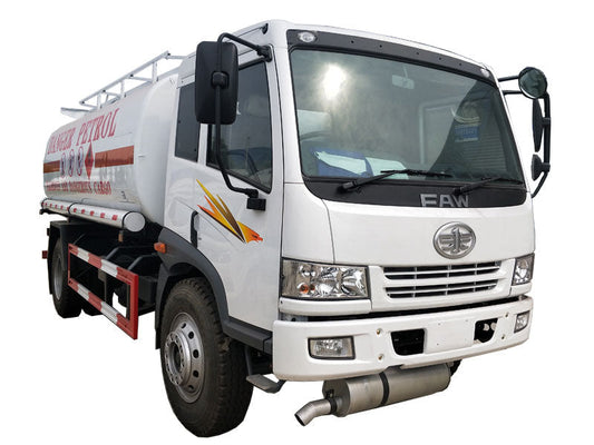 شاحنة صهريج زيت FAW 4*2 8000 لتر