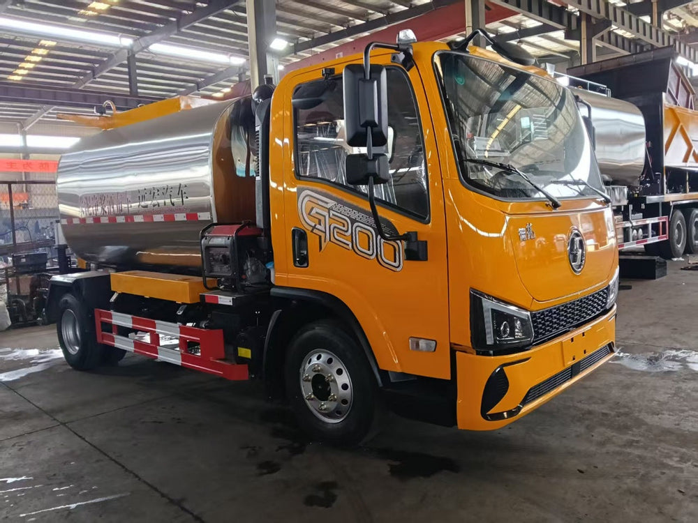 SHACMAN 6T Asphalt Distributor Truck