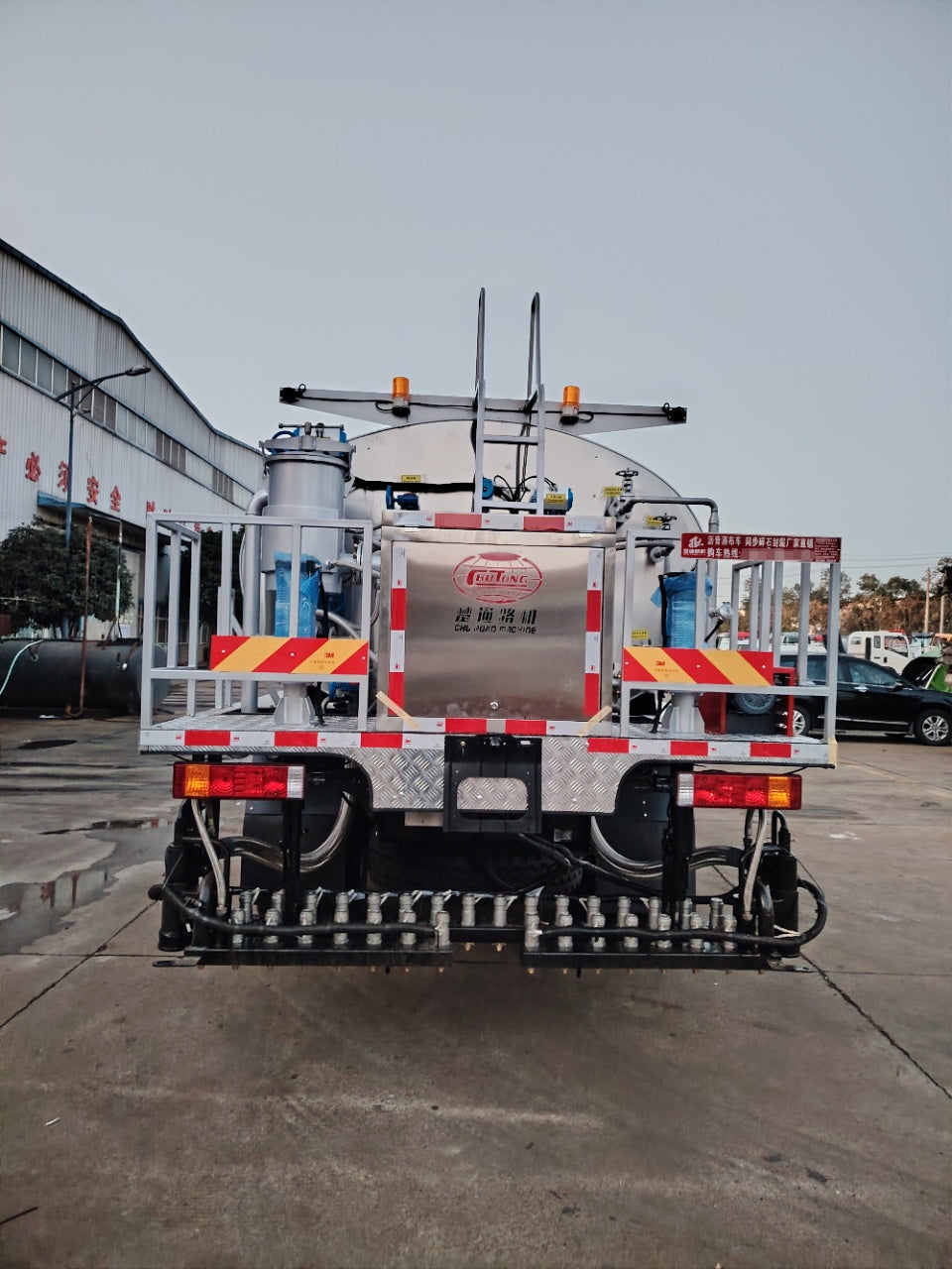 SHACMAN 9.5m³ 240HP Asphalt Distributor Truck
