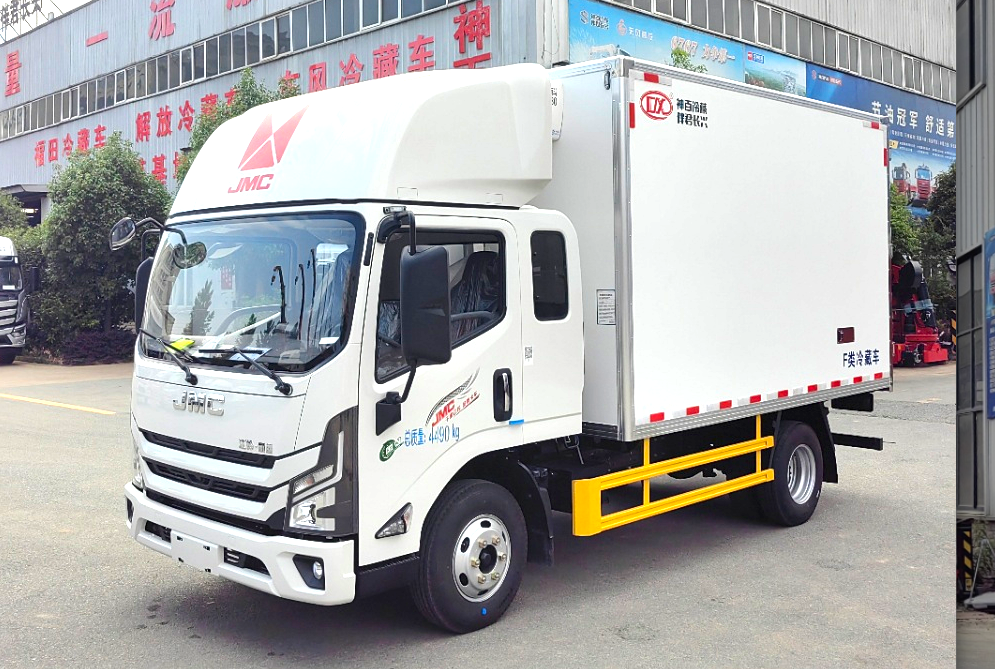 JMC New Kairun Half-row Cab 3.7m Refrigerated Truck