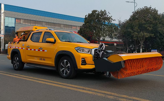 SAIC MAXUS Pickup Chassis Multi-function Snow Removal Vehicle | Snow Plow, Snow Brush & Deicer Spreader
