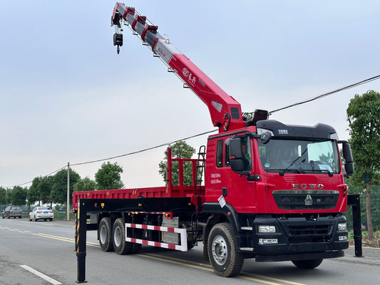 HOWO TX 6x4 Mountain Edition Crane Truck | 14-Ton 5-Section Boom | 8.4m Cargo Box | 320HP For Sale - View 2 - SHENBAI Auto
