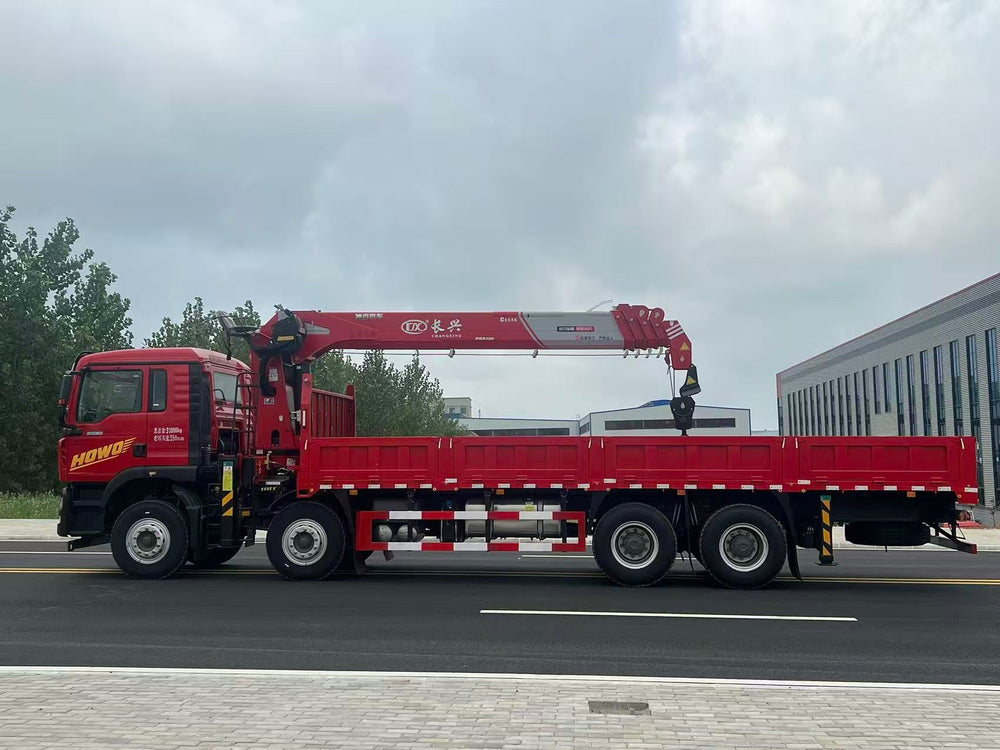 HOWO TX 8x4 380HP Crane Truck with Changxing 14-Ton 5-Section Straight Boom Crane - View 4 - SHENBAI Auto