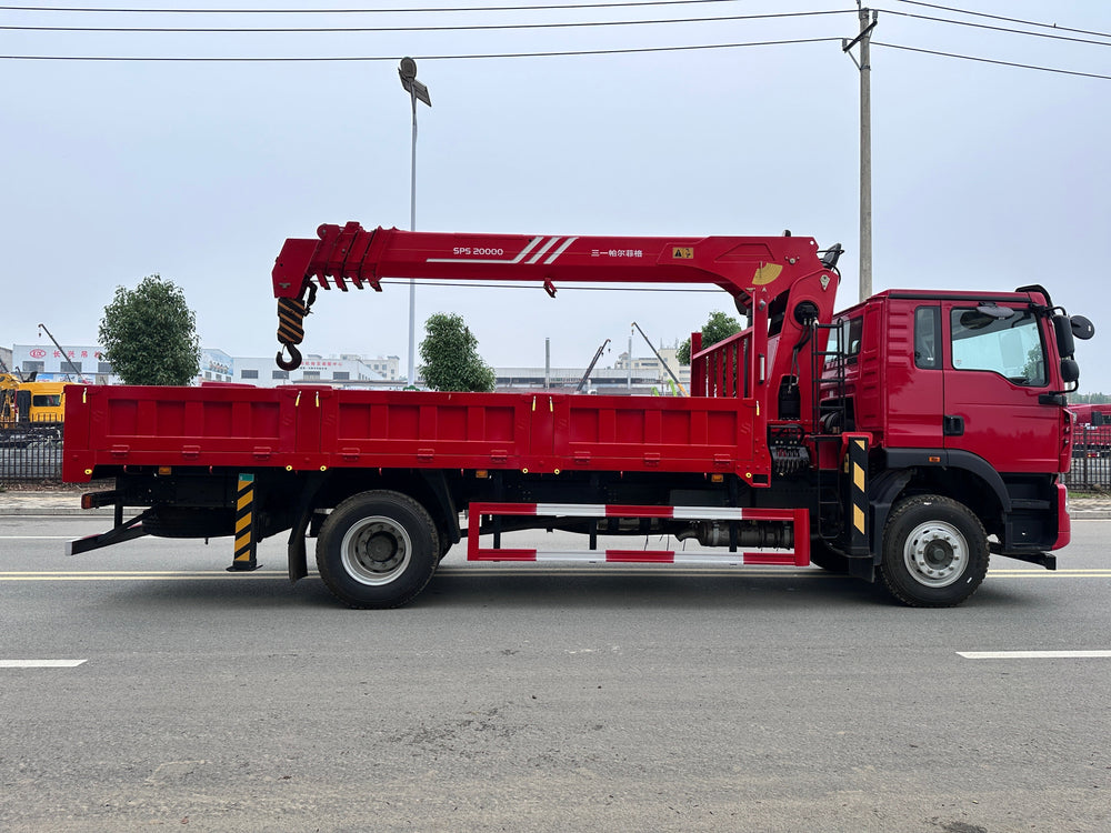 HOWO 4×2 Palfinger 8T 5Section Telescopic Boom Crane