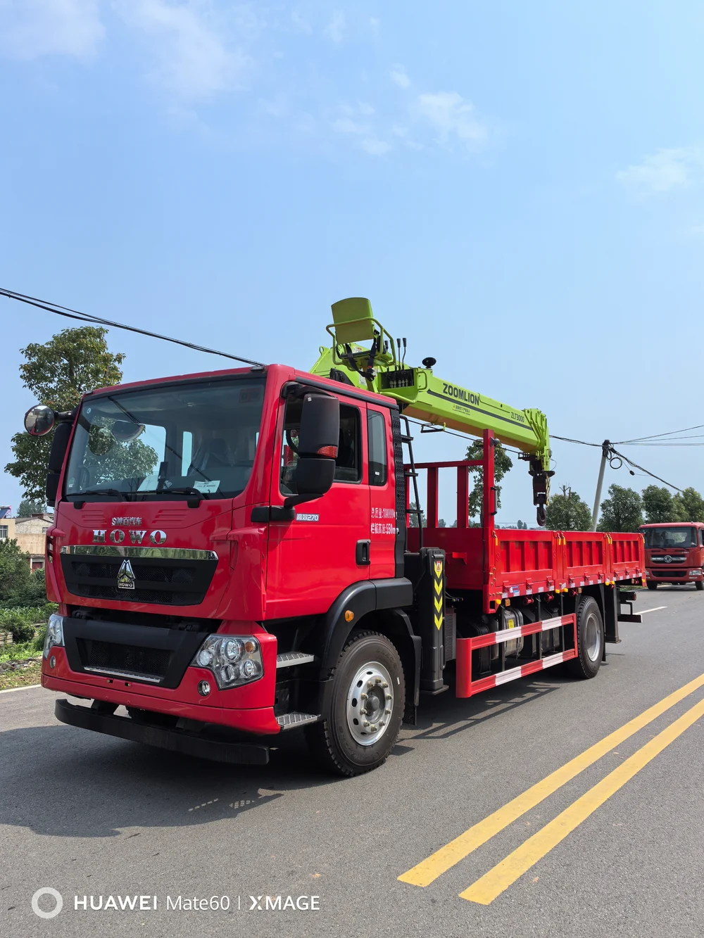 HOWO Zoomlion 8-ton 5-section Boom Truck mounted Crane - View 2 - SHENBAI Auto