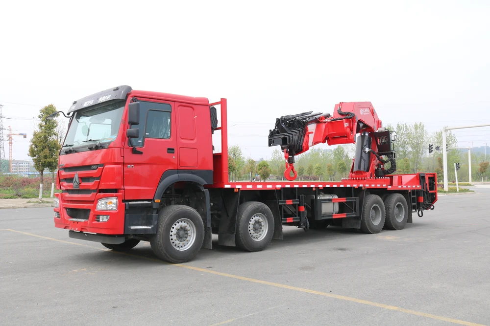 Sinotruk Howo Changxing 110-ton Folding Arm Truck-mounted Crane (Rear-mounted) - View 3 - SHENBAI Auto