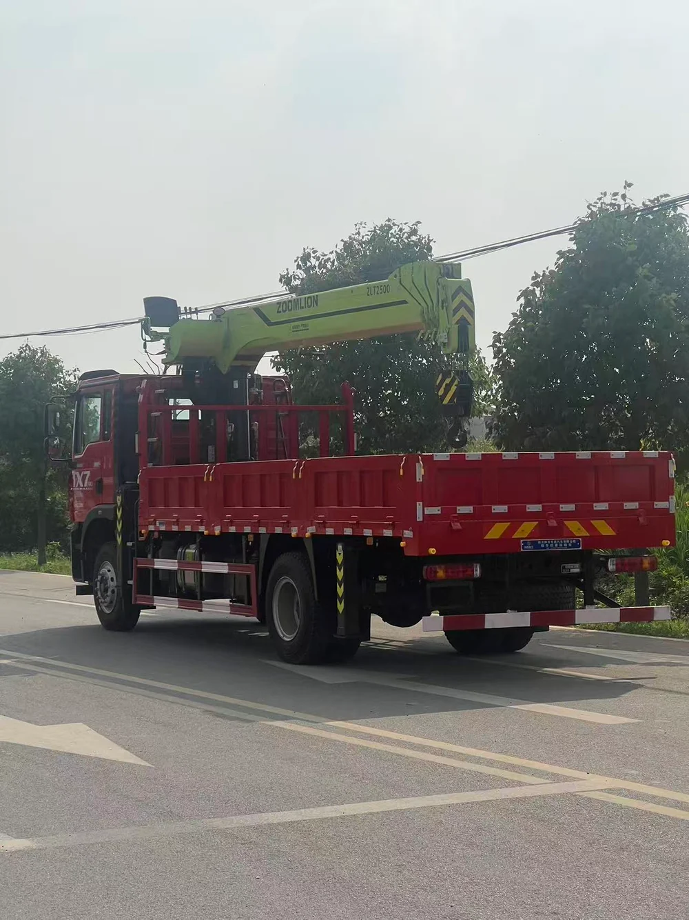 HOWO Single Axle 240HP + Zoomlion 10Ton 5-Section Boom Crane - View 6 - SHENBAI Auto