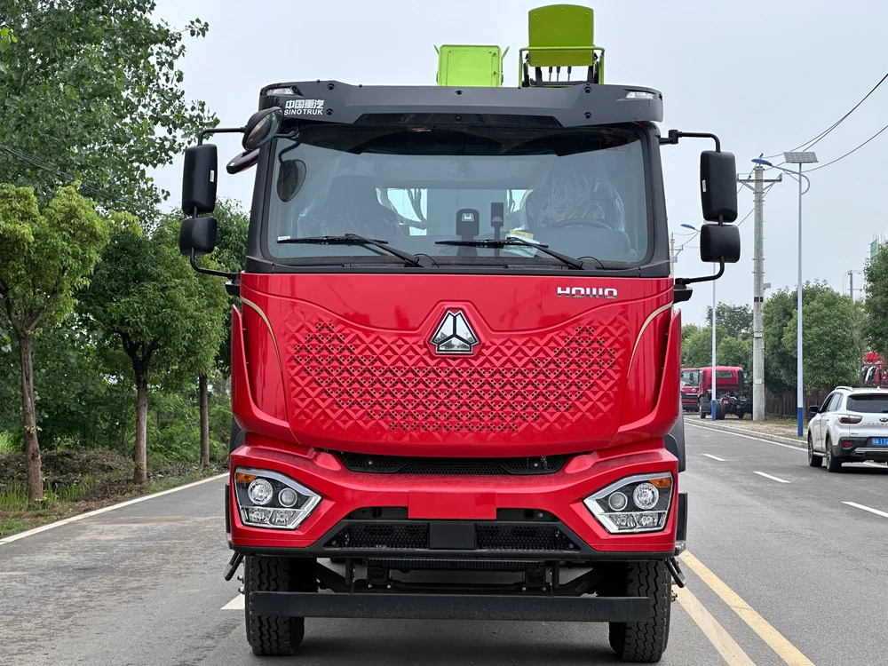 SINOTRUK HOWO MATE | Weichai 320HP | 6×4 | 9-speed | Zoomlion 14T 5-section Crane - View 2 - SHENBAI Auto