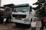 Sinotruk HOWO 380hp 6X4 LNG Concrete Mixer Truck