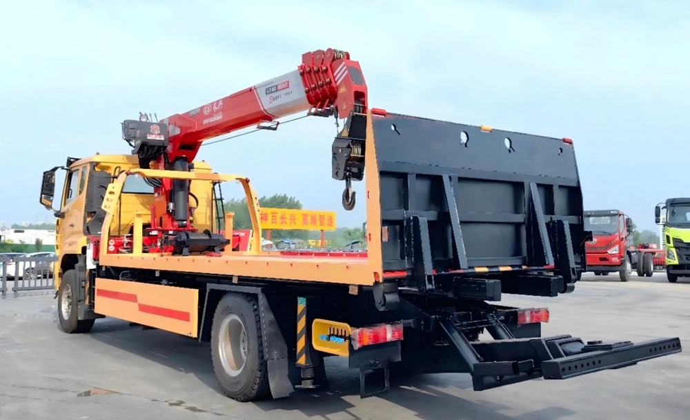 HOWO4*2 8T Wrecker truck with Crane - View 2 - SHENBAI Auto