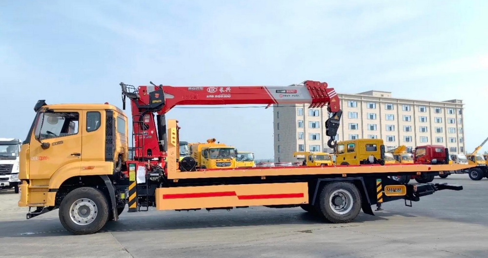 HOWO4*2 8T Wrecker truck with Crane - View 3 - SHENBAI Auto